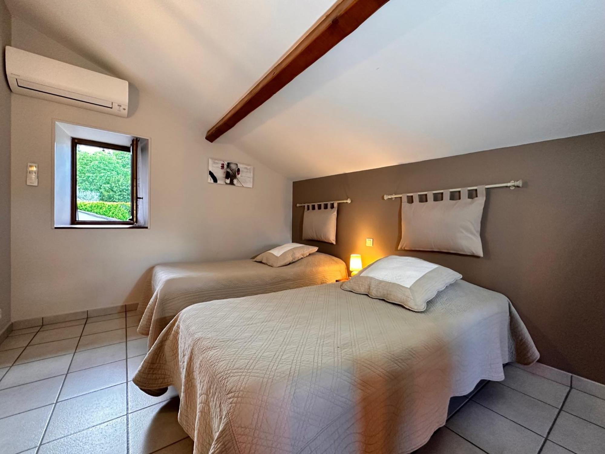Chambres D'Hotes Les Clapas Chauzon Habitación foto